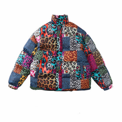 Chaqueta acolchada con parches en contraste y estampado de leopardo